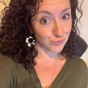 Meet your Posher, Posh